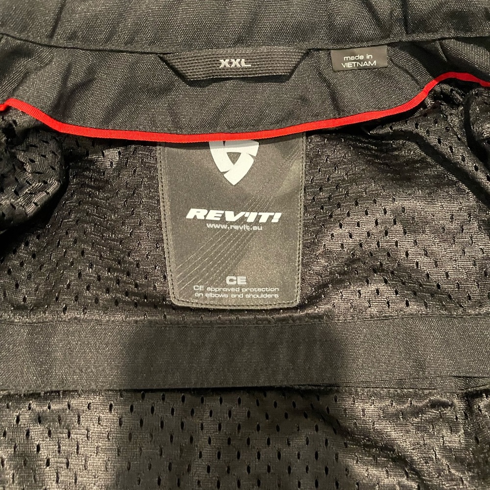 Rev’It Motorcycle Jacket - Picture 3 of 5